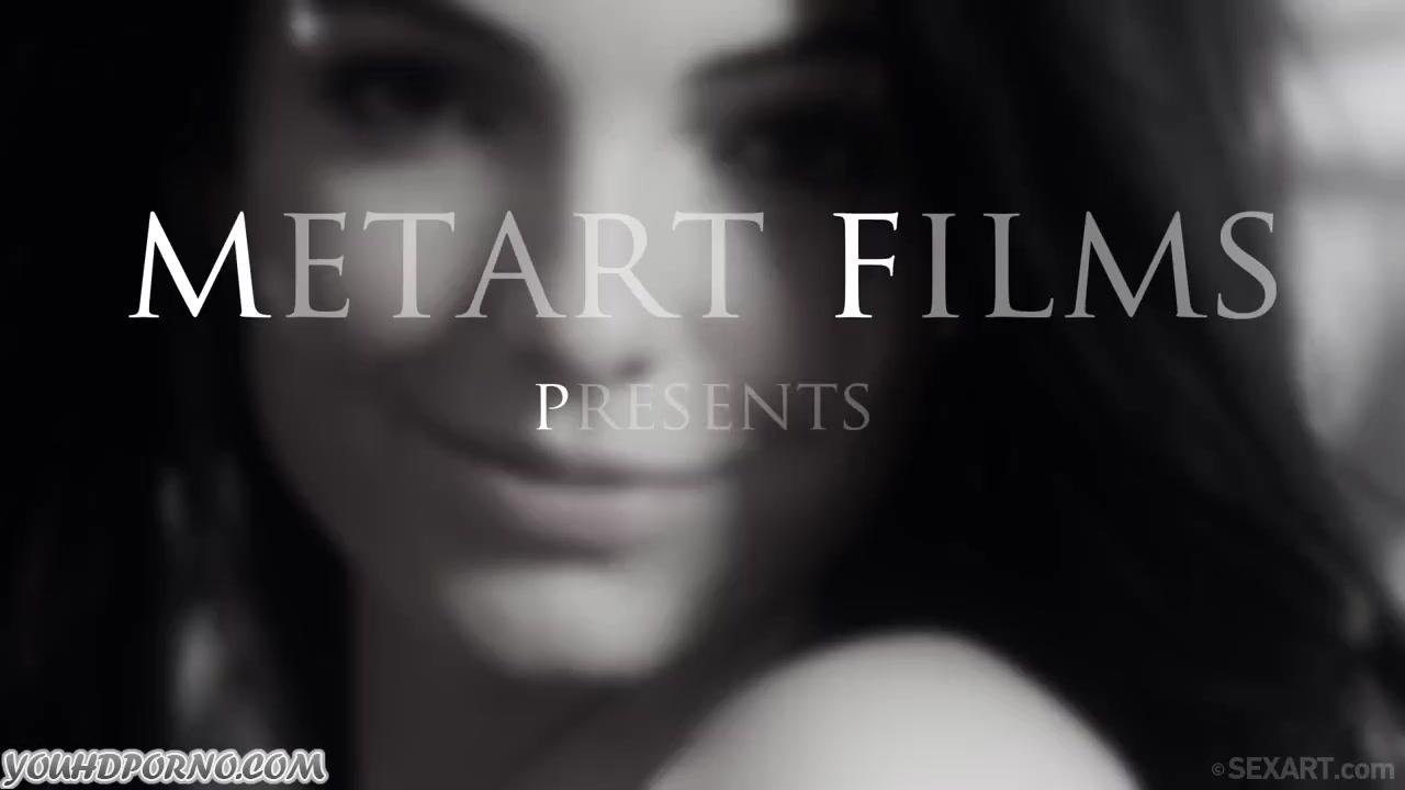 Латинка Lela Star глотает сперму почти всегда после секса 